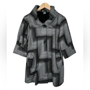 Damee, Inc. Geometric Print Jacket Silver Black